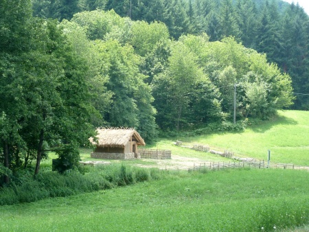 Ricostruzione di unabitazione etrusco-italica (secoli VI-IVa.C.)
