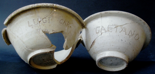 Catino utilizzato dal carcerato Luigi Caravita e ciotola del carcerato Gaetano