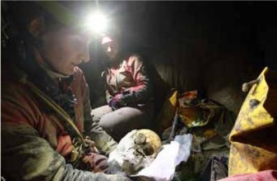 speleologi e archeologi