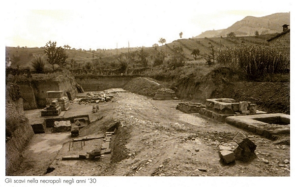 Gli scavi nella necropoli di Pian di Bezzo negli anni '30