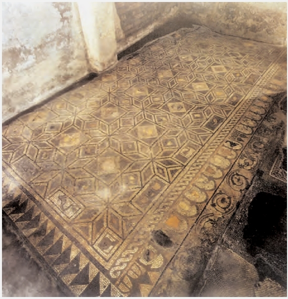 Il mosaico rinvenuto nella cripta nel 1923