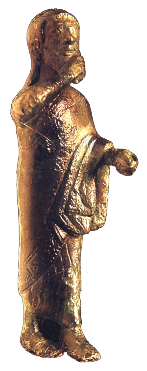 Statuetta in bronzo di personaggio maschile barbuto (Marzabotto, fine VI sec. a.C.) Il gesto con cui  ritratto appare distintivo di personaggi di particolare carisma, per rango e/o poteri oracolari e divinatori