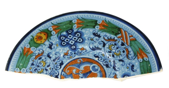 Piatto in ceramica smaltata (XVI secolo) - Scavo cisterna