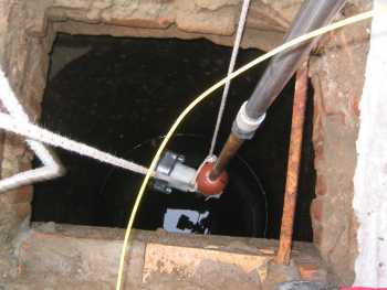 L'intervento di prospezione del pozzo eseguito dal GRA con una videocamera subacquea