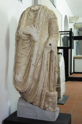 Statua di togato dalla necropoli della via Flaminia. I sec.a.C.