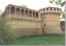 La Rocca Sforzesca di Bagnara, all'interno della qualesi trova il Museo del Castello