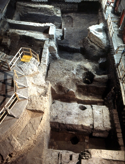 Bologna. Gli scavi archeologici all'interno della Sala Borsa, in Piazza del Nettuno 3