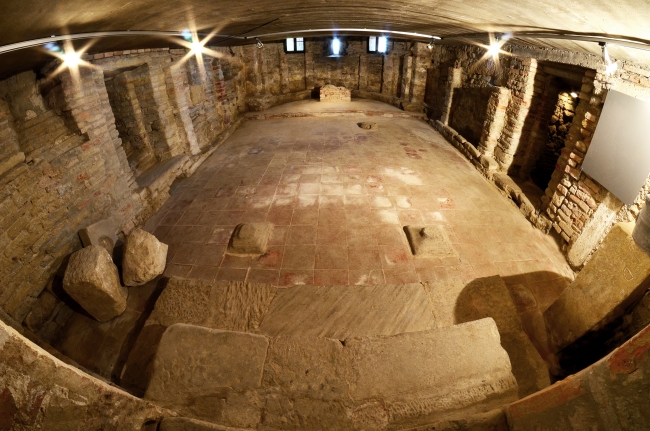 Panoramica della cripta della Pieve del Tho (foto Roberto Macrì)