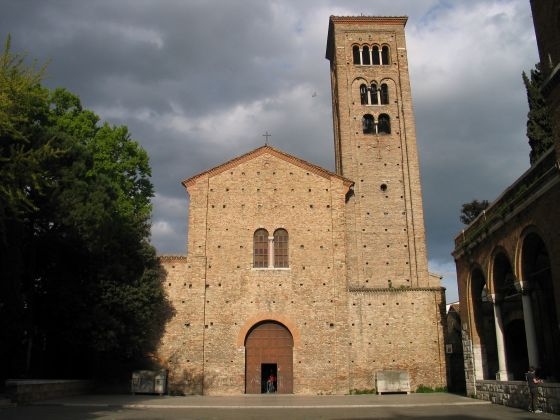 La Chiasa di san Francesco in Piazza San Francesco a Ravenna
